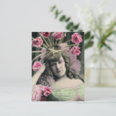 Carte Postale Casquette de fleurs (Debout devant)