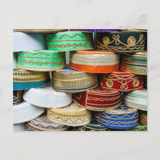 Carte Postale Casquettes arabes au marché (Devant)
