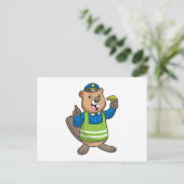 Carte Postale Castor comme agent de police avec sifflet (Debout devant)