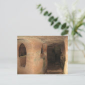 Carte Postale Catacombes à Malte (Debout devant)