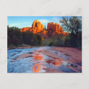 Carte Postale Cathedral Rock se reflétant dans Oak Creek au couc