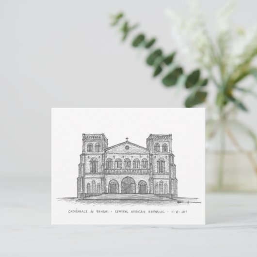 Carte Postale Cathédrale Notre-Dame, Bangui, C.A.R. (Debout devant)