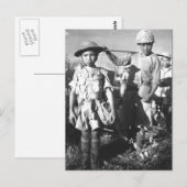 Carte Postale Ce soldat chinois, avec un lourd paquet_Image de g (Devant / Derrière)