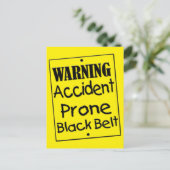 Carte Postale Ceinture noire à risque d'accident (Debout devant)