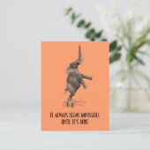 Carte Postale cela semble toujours impossible tant que ce n'est  (Debout devant)