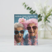 Carte Postale Célébrer la Journée des seniors (Debout devant)