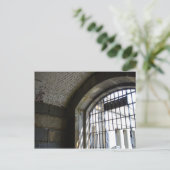 Carte Postale Cellule pénitentiaire historique (Debout devant)