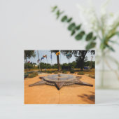 Carte Postale Centre géographique, Belle Fourche, SD (Debout devant)