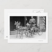 Carte Postale Cerf entraîné attelé à un Odd Sleigh sur roue (Devant / Derrière)