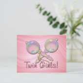 CARTE POSTALE C'EST LE BÉBÉ DE TWIN GIRLS PAR SHARON SHARPE (Debout devant)