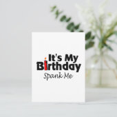 Carte Postale C'Est Mon Anniversaire Qui M'A Éclaté (Debout devant)