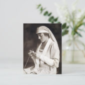 Carte Postale Chandail de tricot de soins infirmiers WWI (Debout devant)