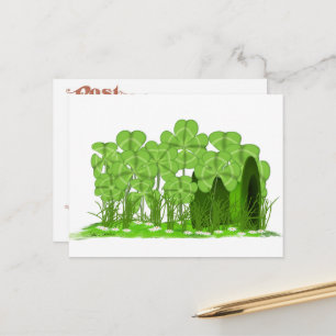 Carte Postale Chapeau haut de forme de lutin posé dans un champ