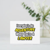 Carte Postale Chaque jour est une aventure...Avocat (Debout devant)