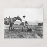 Charles Belden avec cheval et crâne.