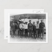 Carte Postale Charles Lindbergh avec 7 hommes, dont (Devant / Derrière)