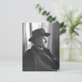 Carte Postale Charles Voysey (Debout devant)