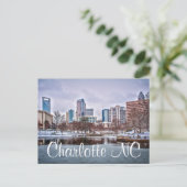 Carte Postale Charlotte skyline dans la neige NC (Debout devant)