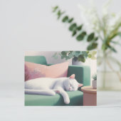 Carte Postale Chat blanc dormant sur un canapé vert / Amoureux d (Debout devant)