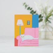 Carte Postale Chat blanc sur un canapé rose (Debout devant)