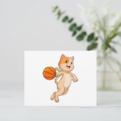 Carte Postale Chat comme joueur de basket-ball avec basket-ball (Debout devant)