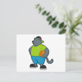 Carte Postale Chat en joueur de basketball avec ballon de basket (Debout devant)