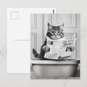 Carte Postale Chat est assis sur la Toilette, chat lire une nouv (Devant / Derrière)