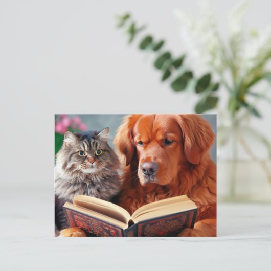 Carte Postale Chat et chien lisant un livre (Debout devant)
