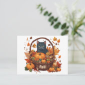 Carte Postale Chat noir avec panier de récolte d'automne (Debout devant)