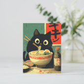 Carte Postale Chat noir drôle mangeant du Ramen (Debout devant)