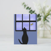 Carte Postale Chat observant la bourde abeille (Debout devant)