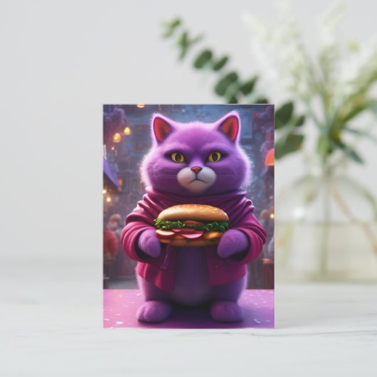 Carte Postale Chat pourpre drôle avec un cheeseburger (Debout devant)