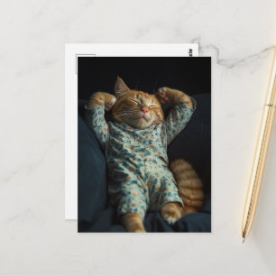 Carte Postale Chat roux endormi drôle en pyjama