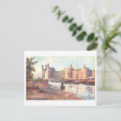 Carte Postale Château de Carnarvon vintage (Debout devant)