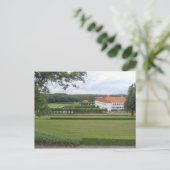 Carte Postale Château de Clausholm, Hadsten, Danemark. (Debout devant)