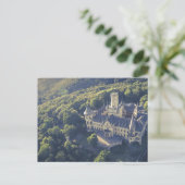 Carte Postale Château de conte de fées en forêt (Debout devant)