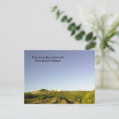 Carte postale : Château de l'Aigle surplombant son (Debout devant)