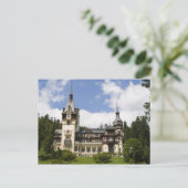 Carte Postale Château de Peles du XVIIIe siècle, Sinaia, Roumani (Debout devant)