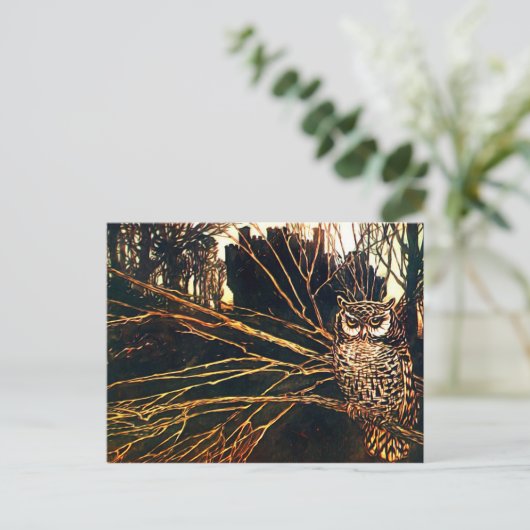 Carte Postale Château mystérieux dans les bois et le hibou (Debout devant)
