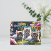 Carte Postale Chatons mignons dans le jardin de fleurs (Debout devant)