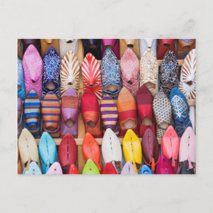 Carte Postale Chaussures exposées dans une boutique dans les sou
