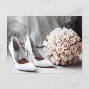 Carte Postale Chaussures nuptiales et bouquet de roses jour de m