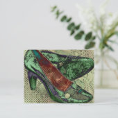 Carte Postale chaussures vertes (Debout devant)