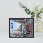 Carte Postale Checkpoint Charlie Berlin | Version couleur (Debout devant)