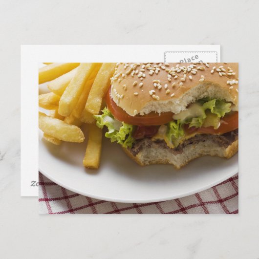 Carte Postale Cheeseburger, morsures prises, avec frites (Devant / Derrière)