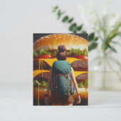 Carte Postale Cheeseburger Surreal Hiker Dream (Debout devant)