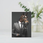 Carte Postale Cheval drôle dans le costume (Debout devant)