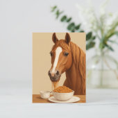 Carte Postale cheval mignon mangeant des spaghetti (Debout devant)