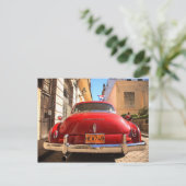 Carte Postale Chevrolet rouge (Debout devant)