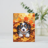 Carte Postale Chien chic mignon dans les feuilles d'automne (Debout devant)